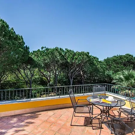 Villa Sleeps 8 Pool Air Con T480398