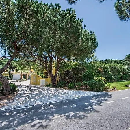 Βίλα Sleeps 8 Pool Air Con T480398 *