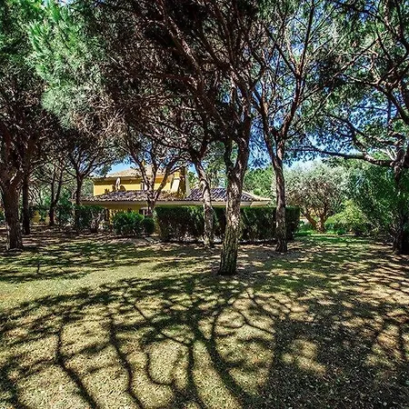 Villa Sleeps 8 Pool Air Con T480398