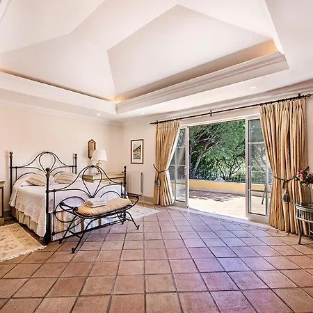 Villa Sleeps 8 Pool Air Con T480398