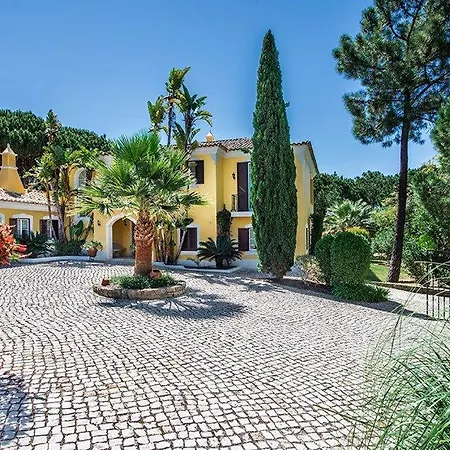 Βίλα Sleeps 8 Pool Air Con T480398 *
