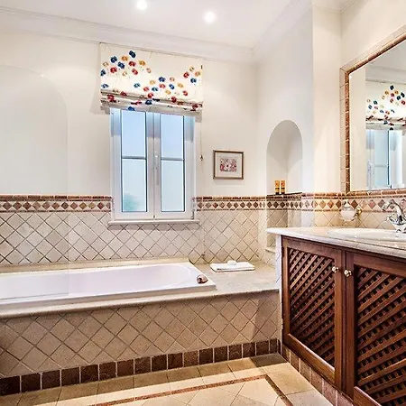 Sleeps 8 Pool Air Con T480398 *